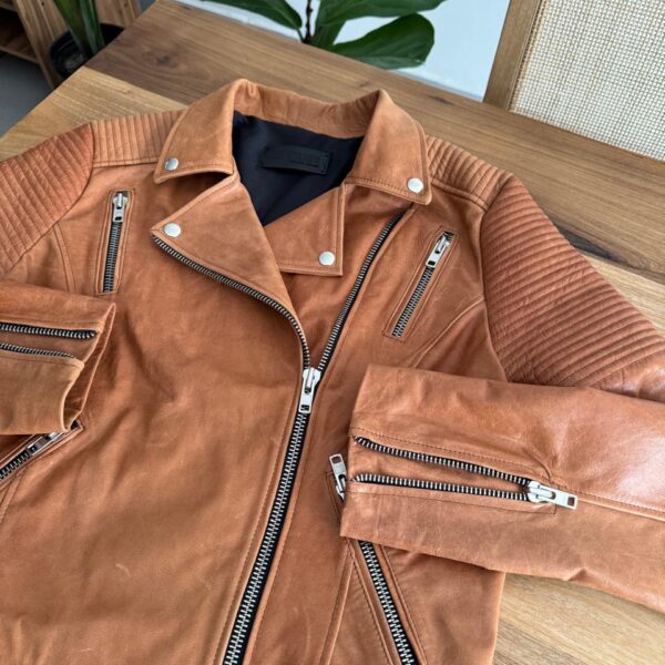 MODELO BARBARA SUELA